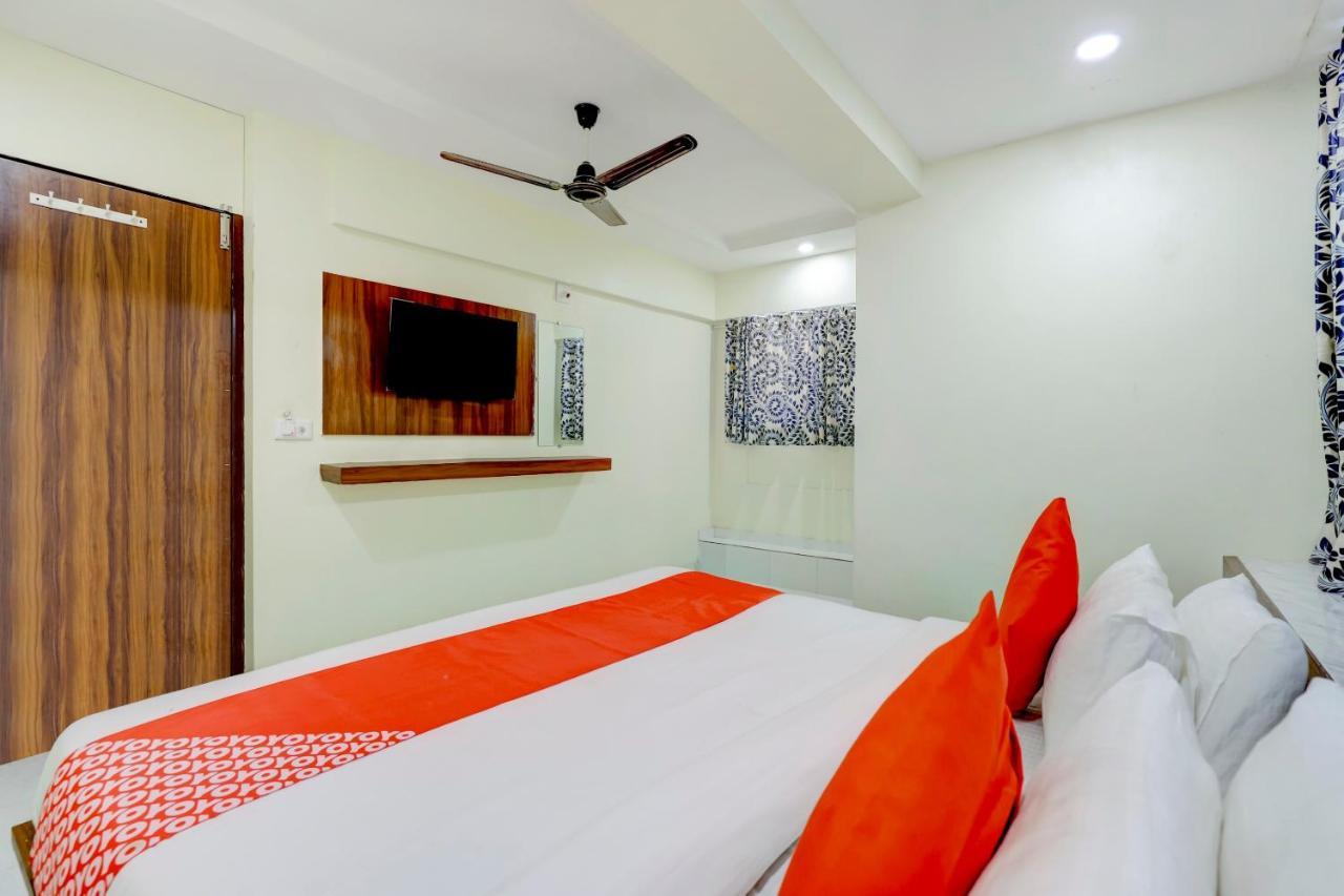 Oyo 67789 Hotel Savera Ahmedabad Eksteriør billede