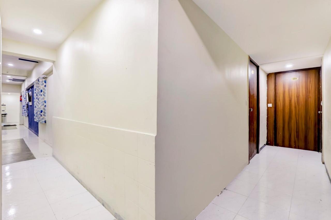 Oyo 67789 Hotel Savera Ahmedabad Eksteriør billede